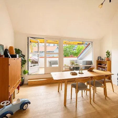 Bright And Spacious Loft In
